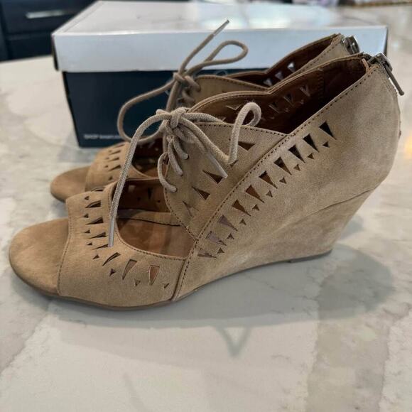 Jaclyn Smith Effie Taupe Lace Up Back Zip Wedge Sandals Women's 7M Tan Summer - Picture 3 of 9